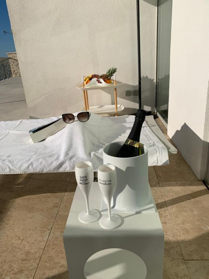 Villa Basthel Direct Aan Zee ,Verwarmd Zwembad En Sauna Barić Draga エクステリア 写真